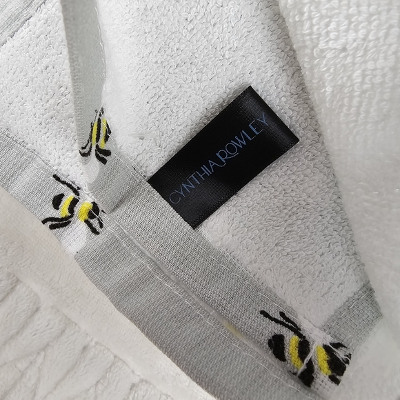 Set of 2 Bee Mine Kitchen Towels - Picture 6 of 8